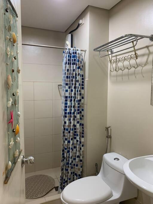 Apartment Homey 2 Bedroom Unit W/pool In Avida It Park Cebu