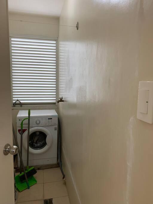 Homey 2 Bedroom Unit W/pool In Avida It Park Apartment *