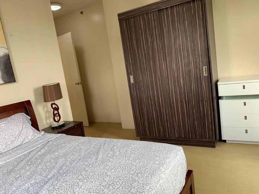 Homey 2 Bedroom Unit W/pool In Avida It Park *