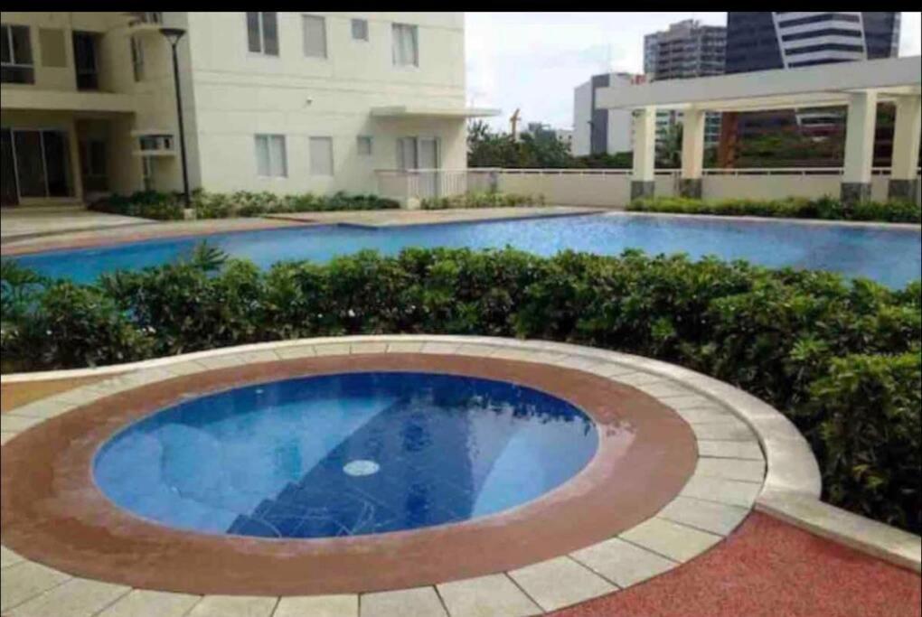 Homey 2 Bedroom Unit W/pool In Avida It Park *