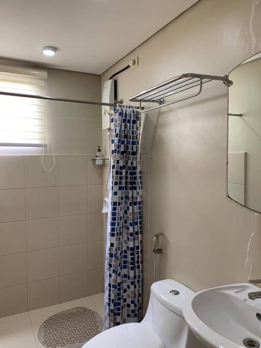 Homey 2 Bedroom Unit W/pool In Avida It Park Apartment